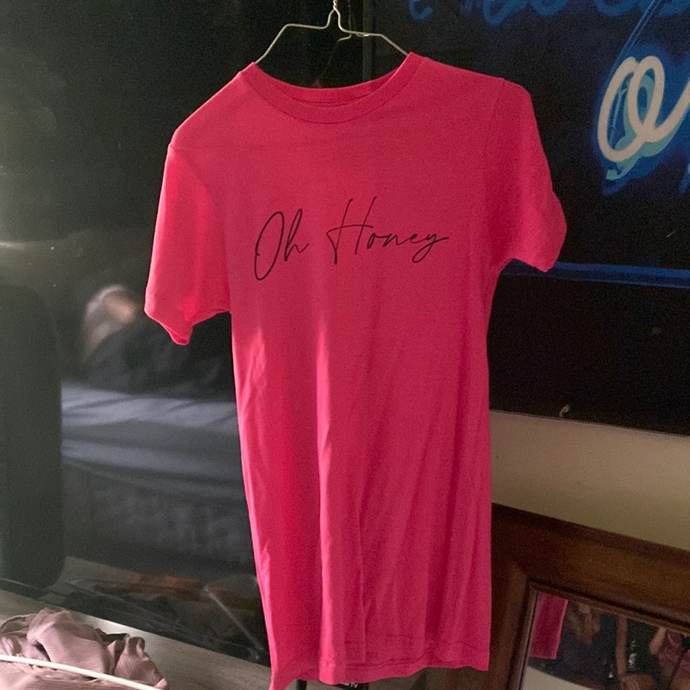 pink Oh honey tee.
